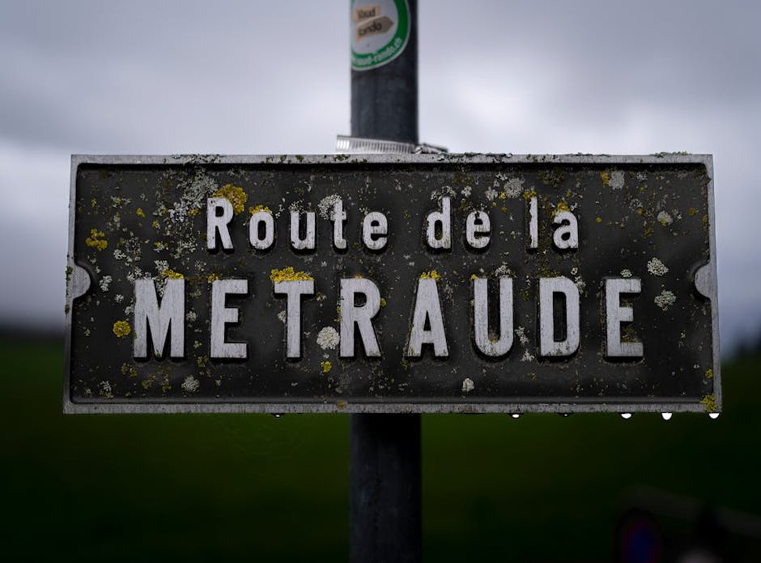 Navigating the Nuances: Key Differences in French Tech Culture
